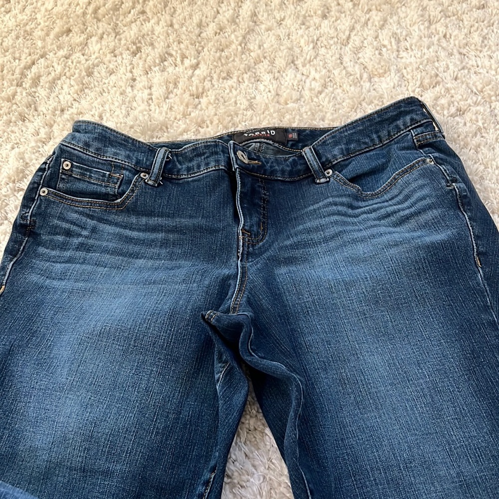 (H) Torrid cropped jeans size 18
